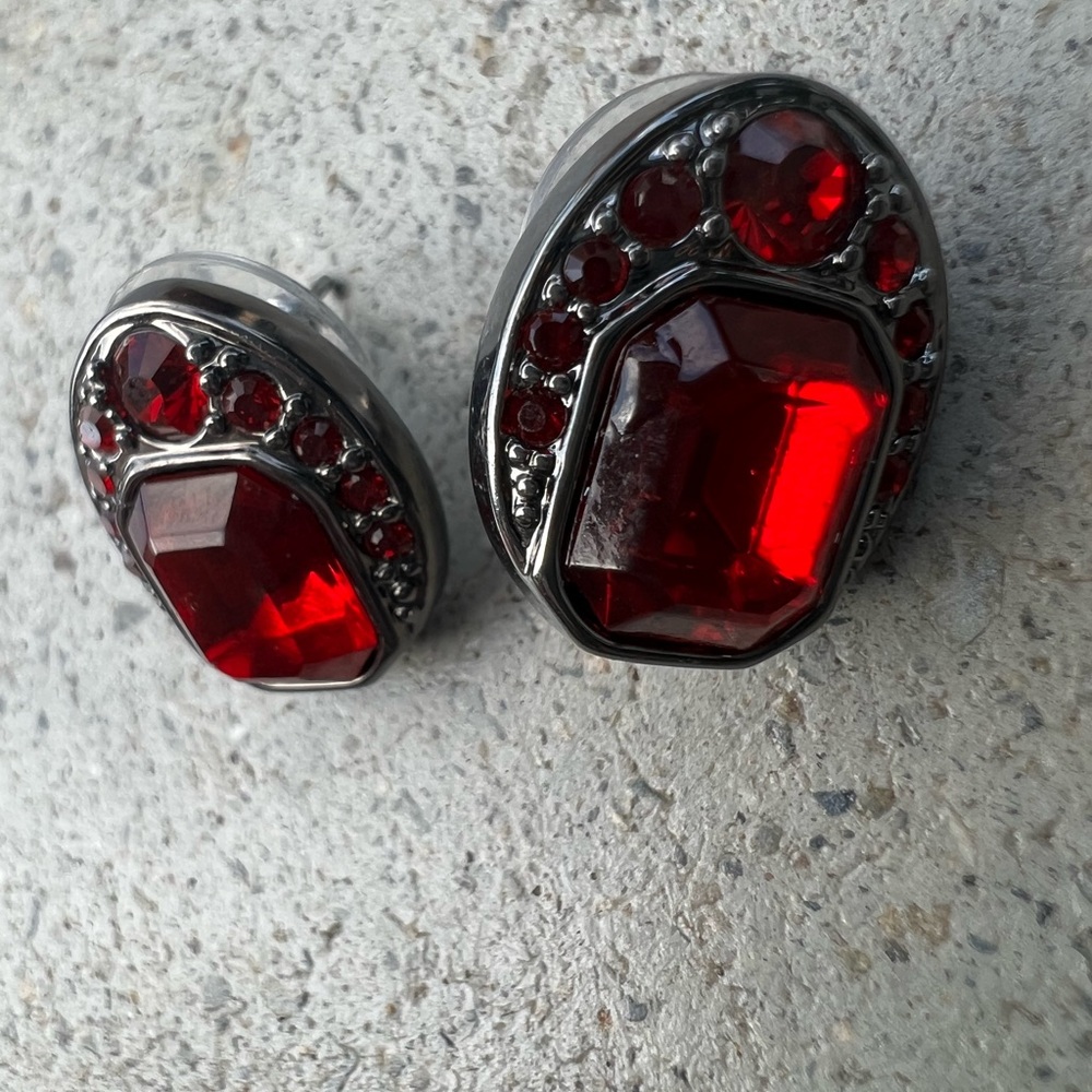 Givenchy Stud earrings - Picture 9 of 9